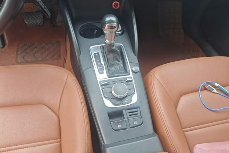 Used Audi A3 2016 Limousine 35 TFSI Prestige Edition Gear Lever