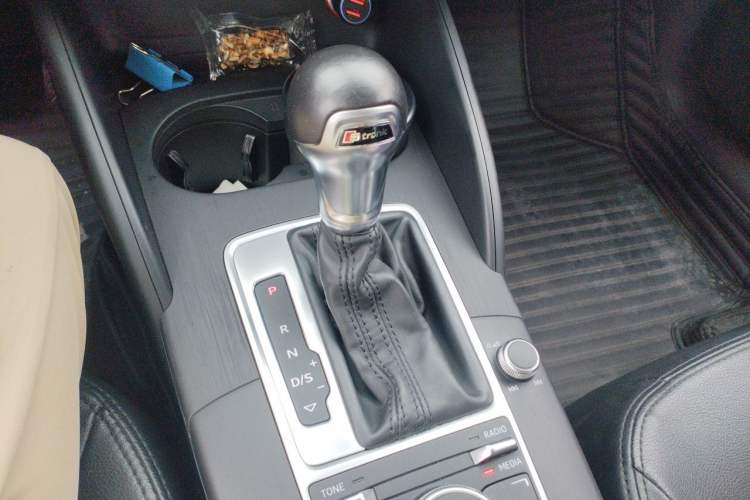Used Audi A3 2016 Limousine 35 TFSI Ambition Edition Gear Lever