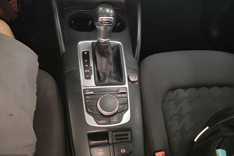 Used Audi A3 2016 Sportback 35 TFSI Ambition Gear Lever