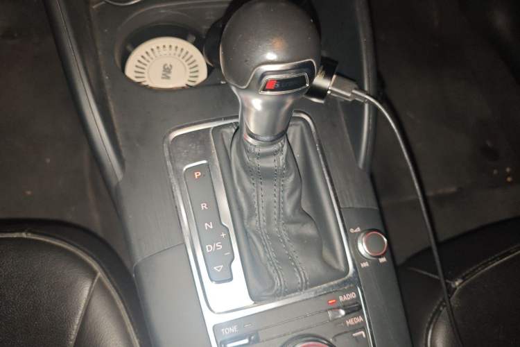 Used Audi A3 2016 Limousine 35 TFSI Prestige Edition Gear Lever
