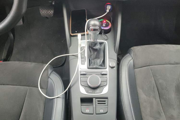 Used Audi A3 2016 Limousine 35 TFSI Prestige Edition Gear Lever