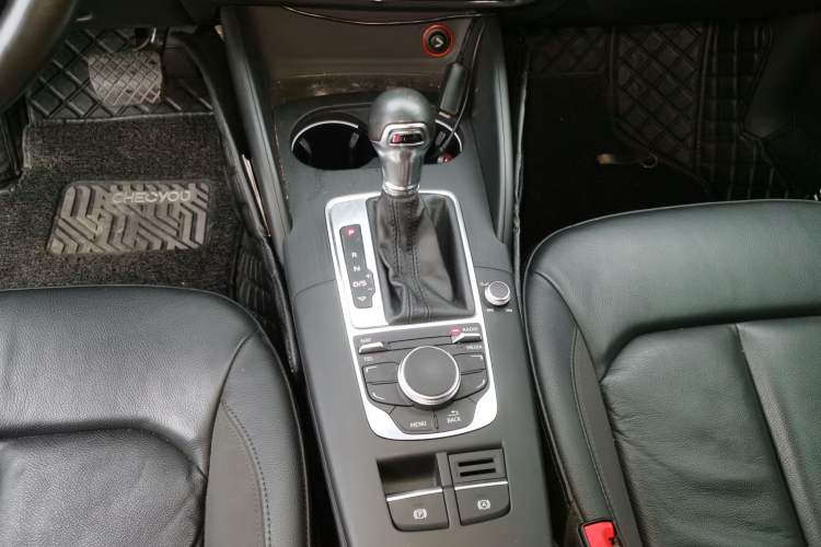 Used Audi A3 2016 Limousine 35 TFSI Style Edition Gear Lever