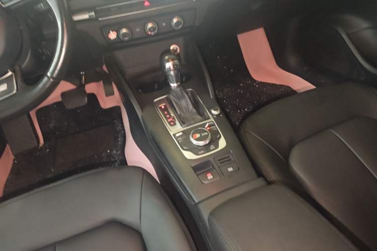 Used Audi A3 2016 Limousine 35 TFSI Ambition Edition Gear Lever