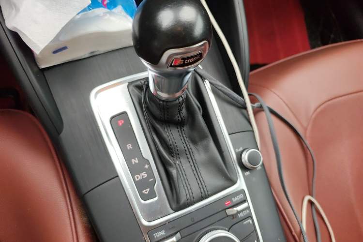 Used Audi A3 2016 Limousine 35 TFSI Ambition Edition Gear Lever
