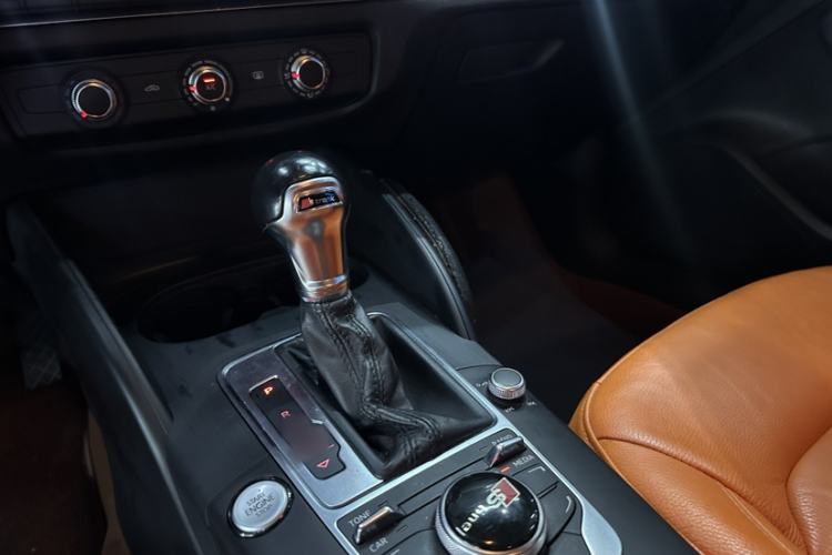Used Audi A3 2016 Sportback 35 TFSI Ambition Edition Gear Lever