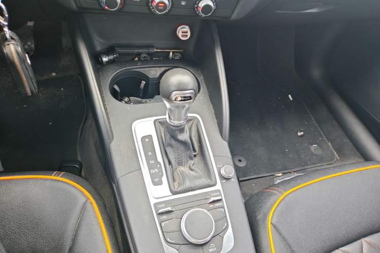 Used Audi A3 2016 Sportback 35 TFSI Ambition Edition Gear Lever