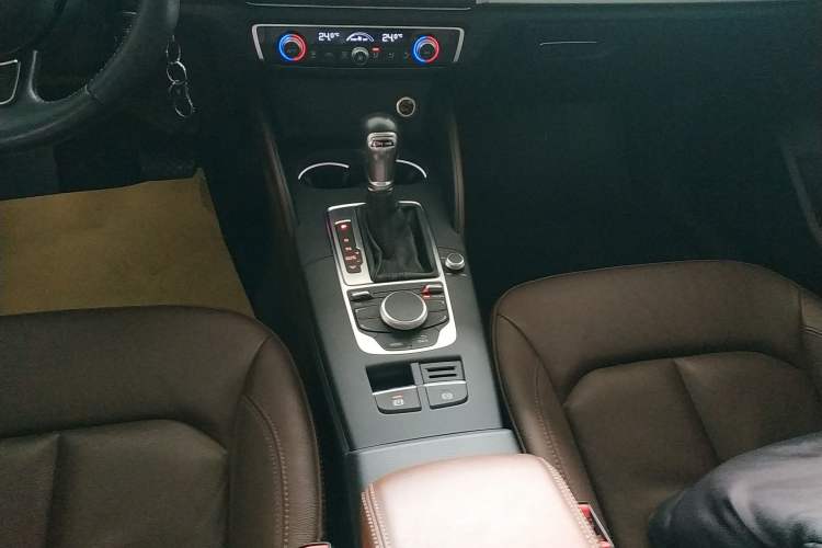 Used Audi A3 2016 Sportback 35 TFSI Style Edition Gear Lever