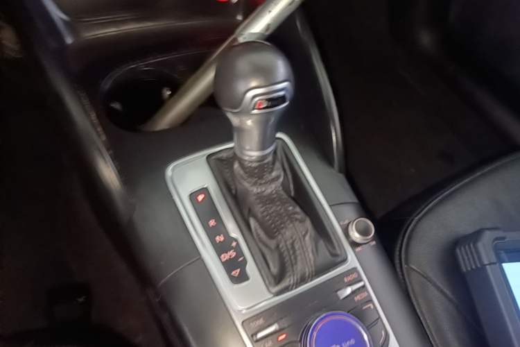 Used Audi A3 2016 Limousine 35 TFSI Ambition Edition Gear Lever