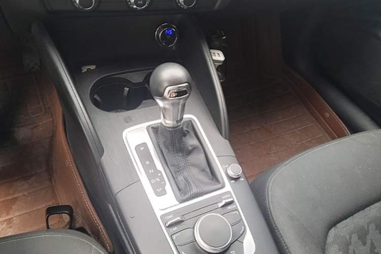 Used Audi A3 2016 Sportback 35 TFSI Ambition Edition Gear Lever