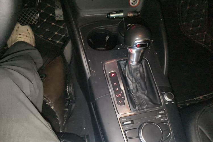 Used Audi A3 2016 Limousine 35 TFSI Prestige Edition Gear Lever
