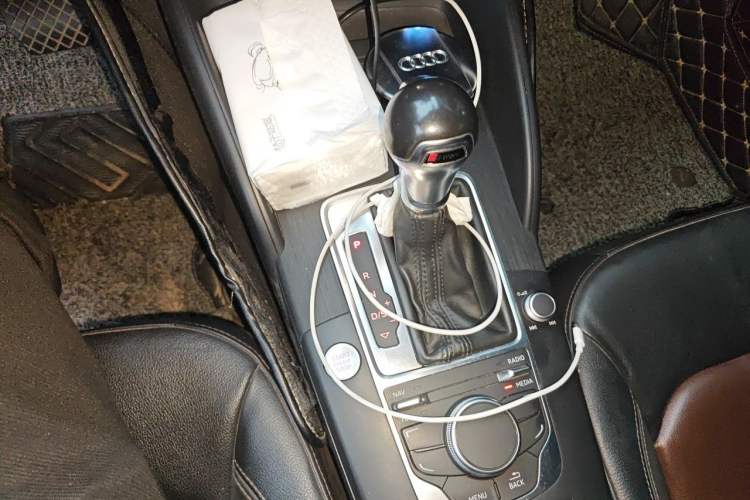 Used Audi A3 2016 Limousine 40 TFSI Style Edition Gear Lever