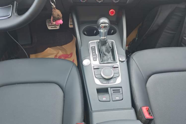 Used Audi A3 2016 Limousine 35 TFSI Prestige Edition Gear Lever