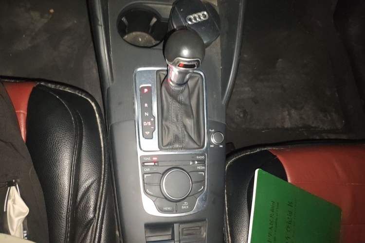 Used Audi A3 2016 Limousine 35 TFSI Ambition Edition Gear Lever