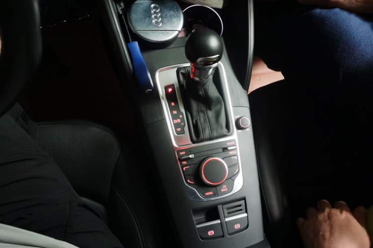 Used Audi A3 2016 Limousine 35 TFSI Style Edition Gear Lever