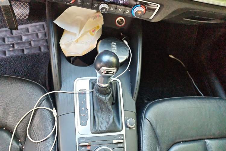 Used Audi A3 2016 Limousine 35 TFSI Style Edition Gear Lever