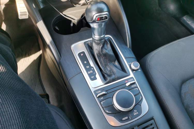 Used Audi A3 2016 Limousine 35 TFSI Ambition Edition Gear Lever