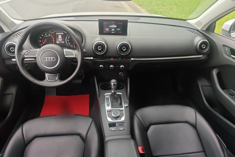 Used Audi A3 2016 Limousine 35 TFSI Ambition Edition Headliner