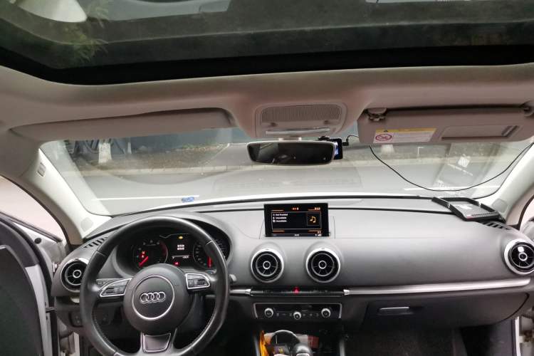 Used Audi A3 2016 Limousine 40 TFSI Style Edition Headliner