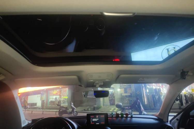 Used Audi A3 2016 Limousine 35 TFSI Prestige Edition Headliner