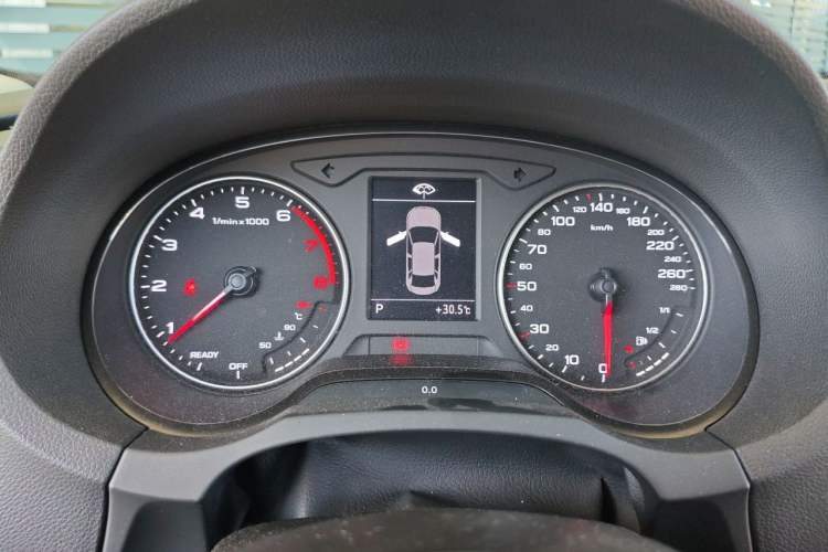 Used Audi A3 2016 Limousine 35 TFSI Ambition Edition Instrument Cluster