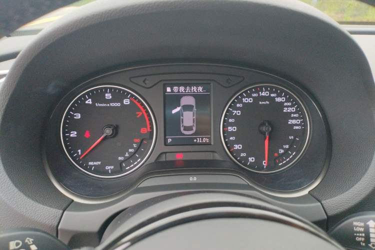 Used Audi A3 2016 Limousine 35 TFSI Ambition Edition Instrument Cluster