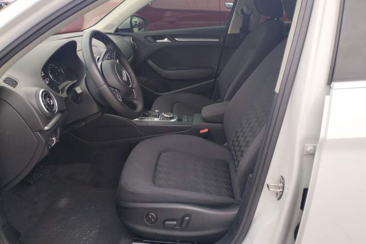 Used Audi A3 2016 Limousine 35 TFSI Prestige Edition Interior 1