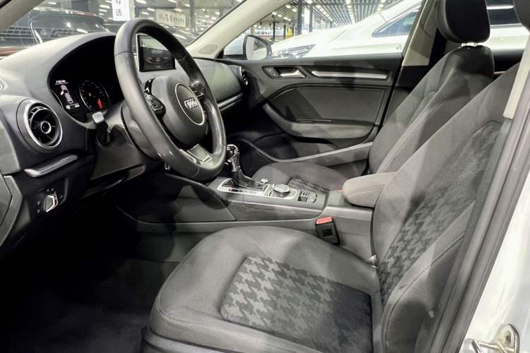 Used Audi A3 2016 Sportback 35 TFSI Ambition Interior 1