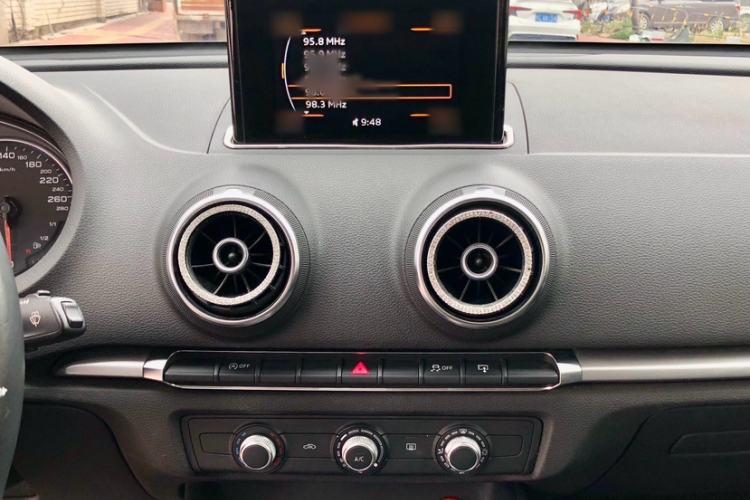 Used Audi A3 2016 Limousine 35 TFSI Ambition Edition Interior 2