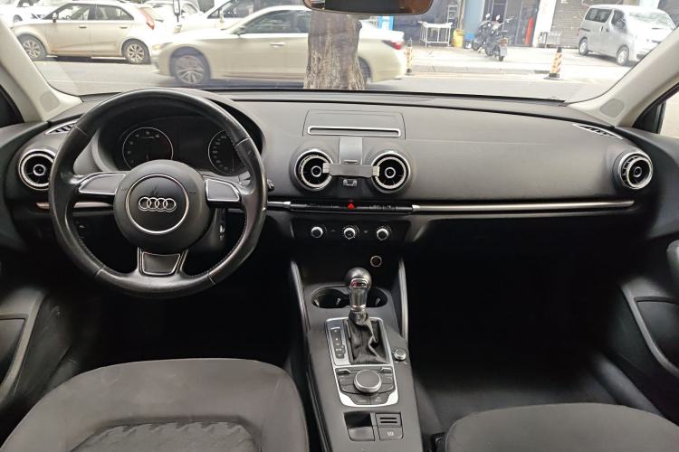 Used Audi A3 2016 Limousine 35 TFSI Ambition Edition Interior 2