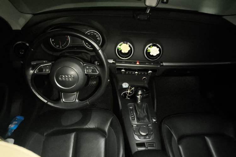 Used Audi A3 2016 Limousine 35 TFSI Style Edition Interior 2