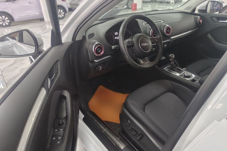 Used Audi A3 2016 Limousine 35 TFSI Prestige Edition Interior 2