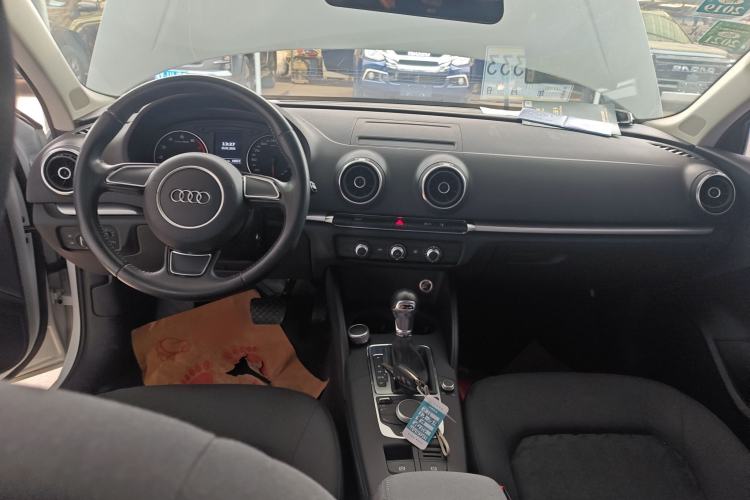 Used Audi A3 2016 Limousine 35 TFSI Ambition Edition Interior 2