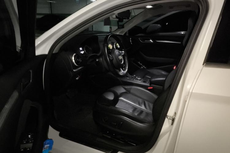 Used Audi A3 2016 Limousine 35 TFSI Style Edition Interior 3