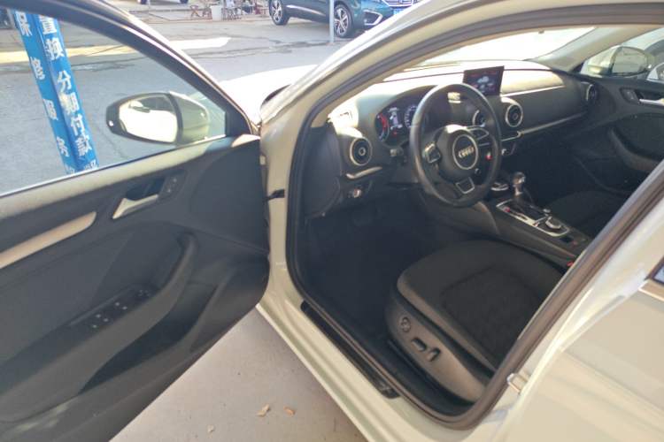 Used Audi A3 2016 Sportback 35 TFSI Ambition Interior 3