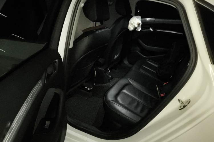Used Audi A3 2016 Limousine 35 TFSI Style Edition Interior 4