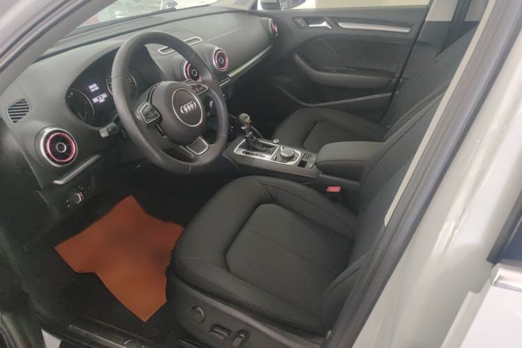 Used Audi A3 2016 Limousine 35 TFSI Prestige Edition Interior 4