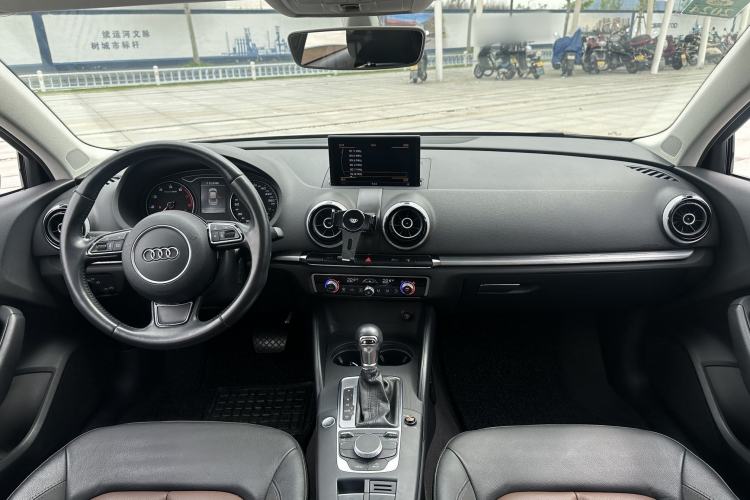 Used Audi A3 2016 Limousine 40 TFSI Style Edition Interior 5