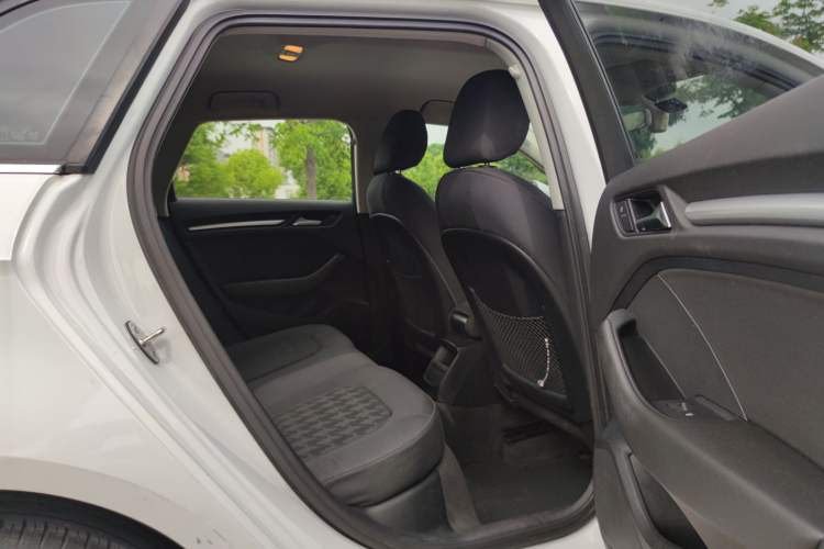 Used Audi A3 2016 Sportback 35 TFSI Ambition Edition Interior 6