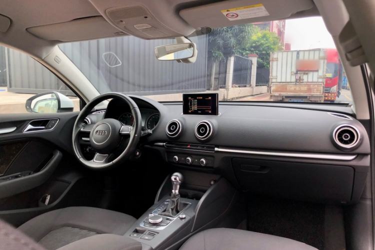 Used Audi A3 2016 Limousine 35 TFSI Ambition Edition Interior 6