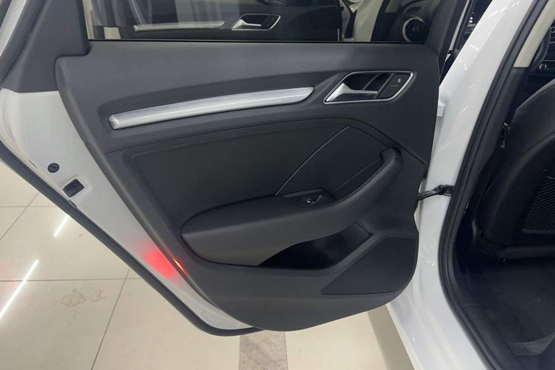 Used Audi A3 2016 Limousine 35 TFSI Style Edition Interior 6