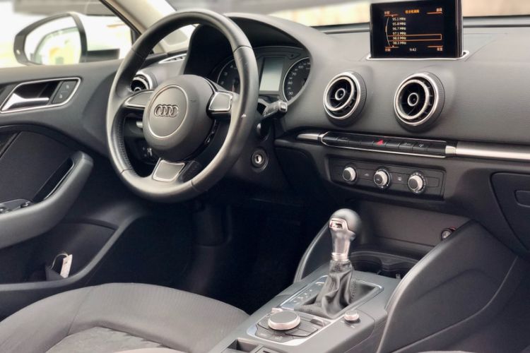 Used Audi A3 2016 Limousine 35 TFSI Ambition Edition Interior 8