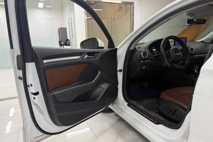 Used Audi A3 2016 Limousine 35 TFSI Prestige Edition Interior 8