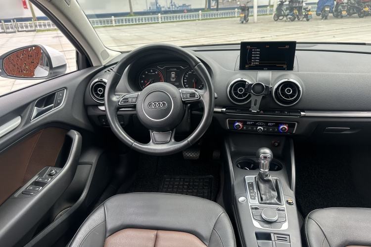 Used Audi A3 2016 Limousine 40 TFSI Style Edition Interior 8