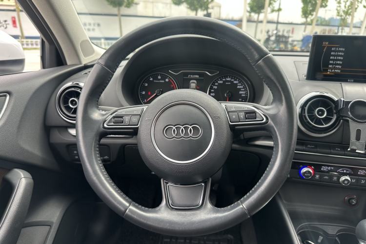 Used Audi A3 2016 Limousine 40 TFSI Style Edition Interior 9