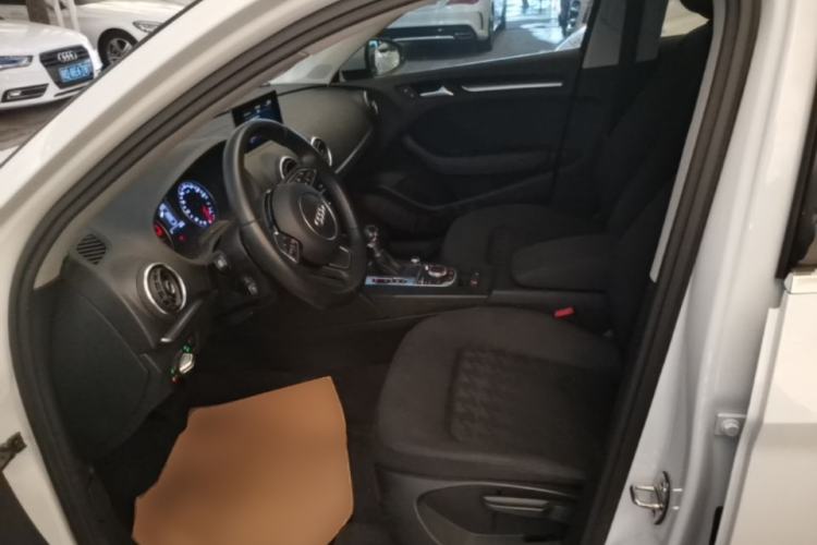 Used Audi A3 2016 Limousine 35 TFSI Ambition Edition Left Front Seat