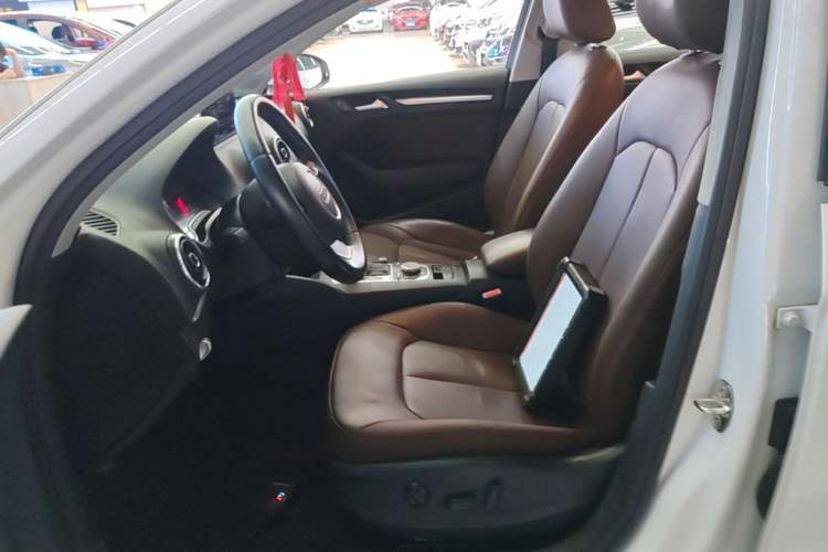 Used Audi A3 2016 Limousine 35 TFSI Prestige Edition Left Front Seat