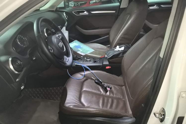Used Audi A3 2016 Limousine 35 TFSI Style Edition Left Front Seat