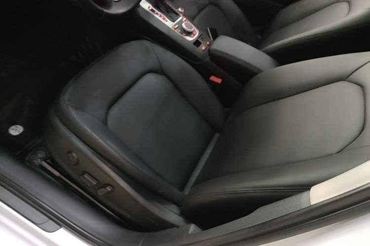 Used Audi A3 2016 Limousine 35 TFSI Prestige Edition Left Front Seat