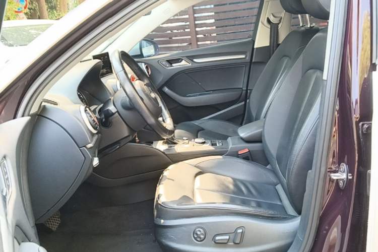 Used Audi A3 2016 Limousine 35 TFSI Style Edition Left Front Seat