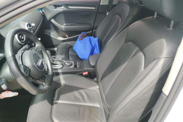 Used Audi A3 2016 Limousine 35 TFSI Style Edition Left Front Seat